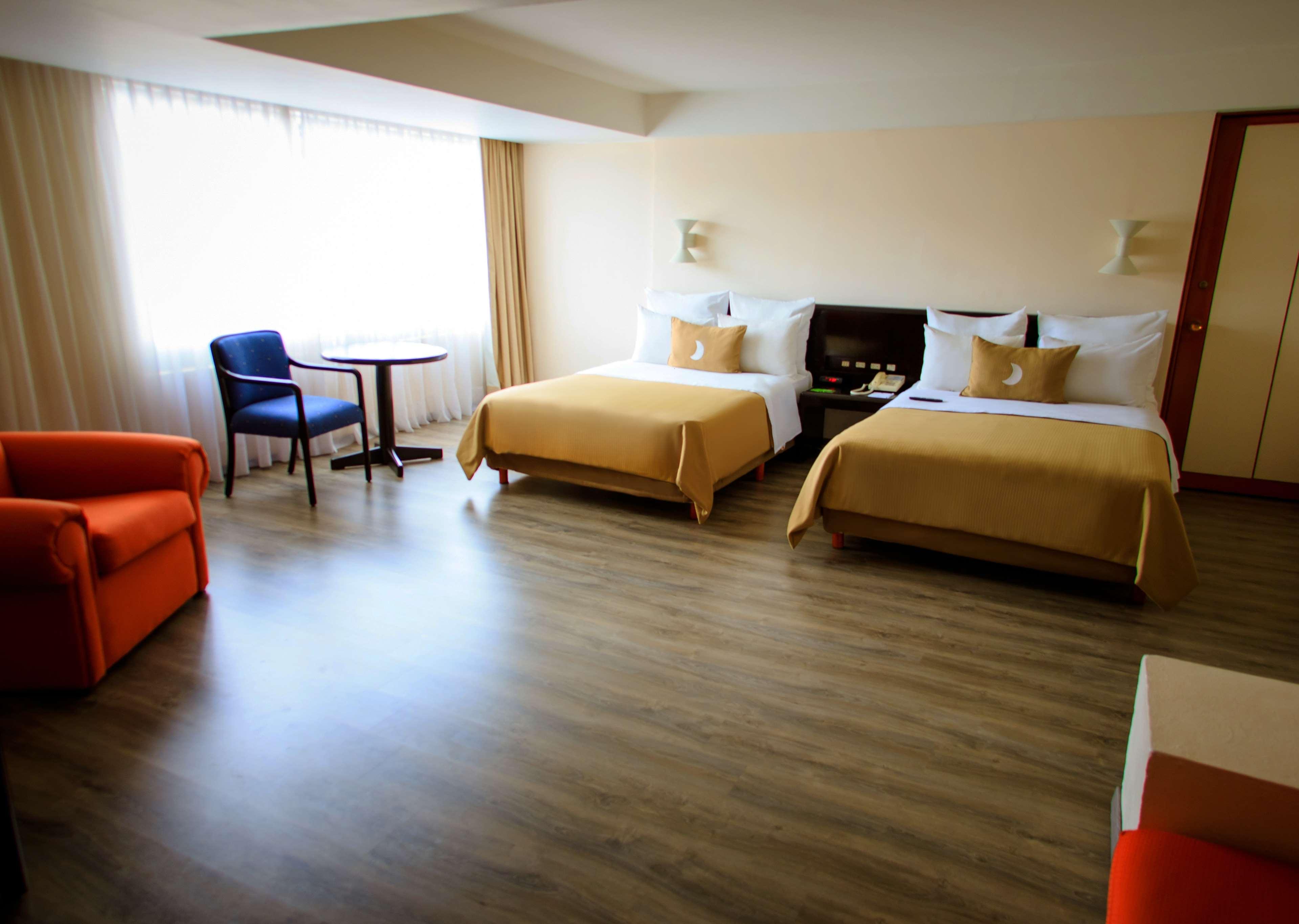 Grand Cantalagua Hotel Morelia, BW Signature Collection Ngoại thất bức ảnh A room at the hotel