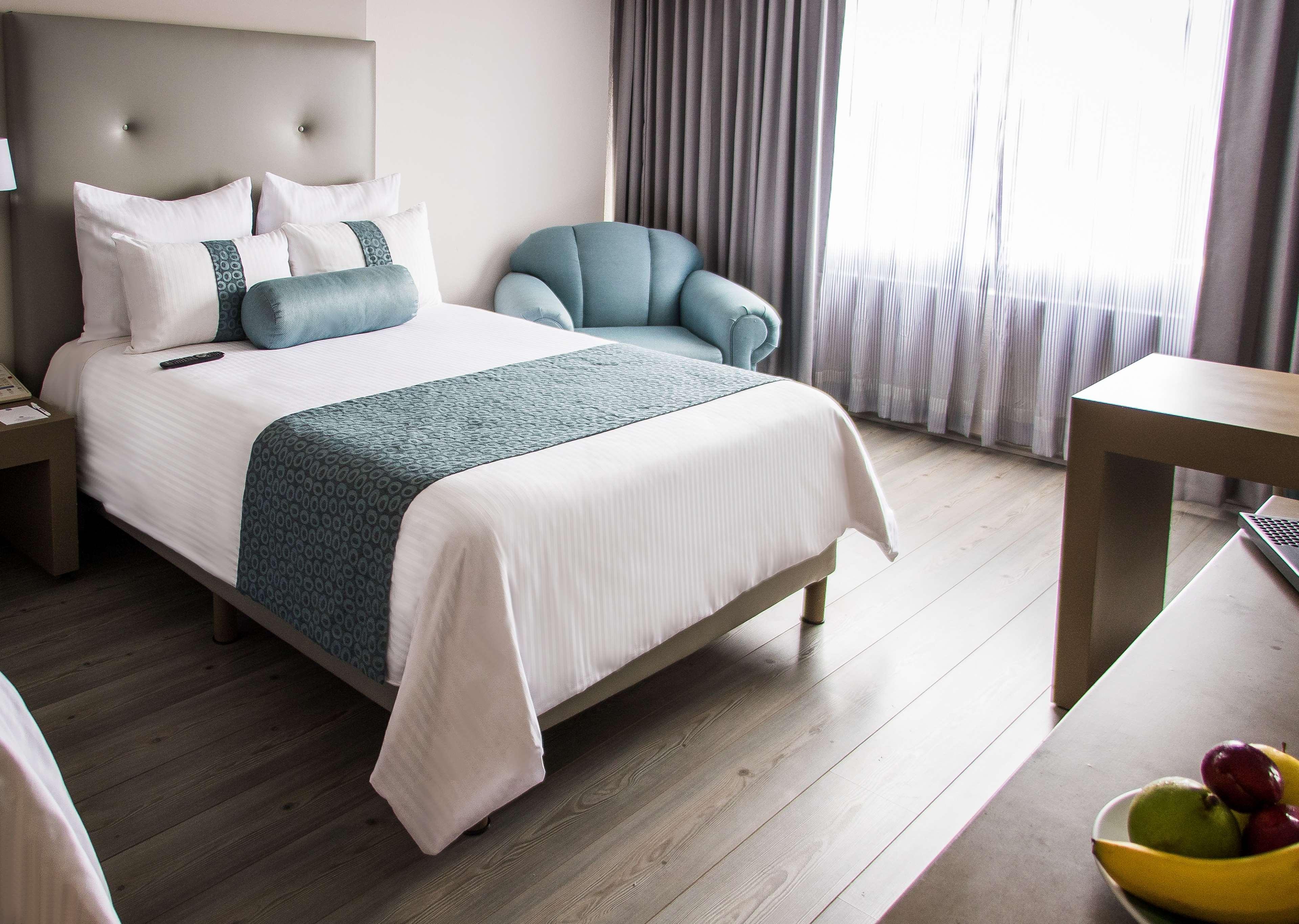 Grand Cantalagua Hotel Morelia, BW Signature Collection Ngoại thất bức ảnh A room at the hotel