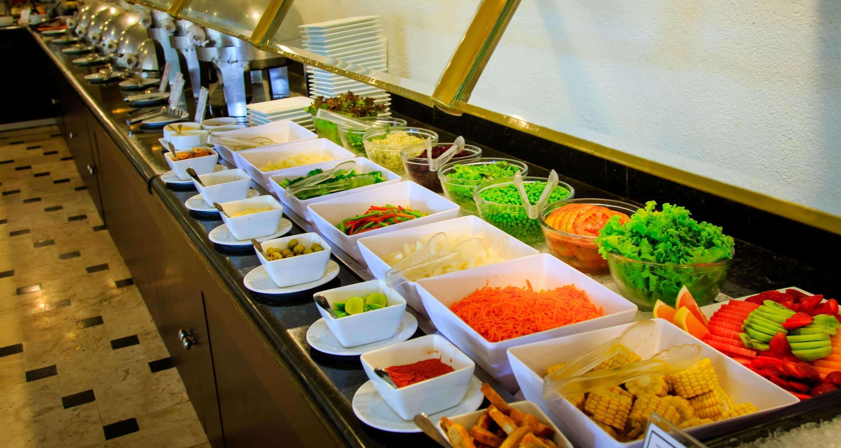 Grand Cantalagua Hotel Morelia, BW Signature Collection Ngoại thất bức ảnh A salad bar