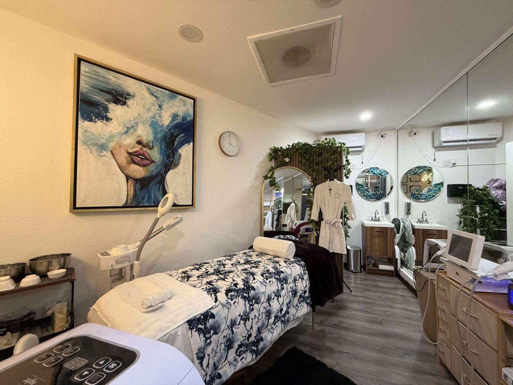 Grand Cantalagua Hotel Morelia, BW Signature Collection Ngoại thất bức ảnh A medical spa in the United States