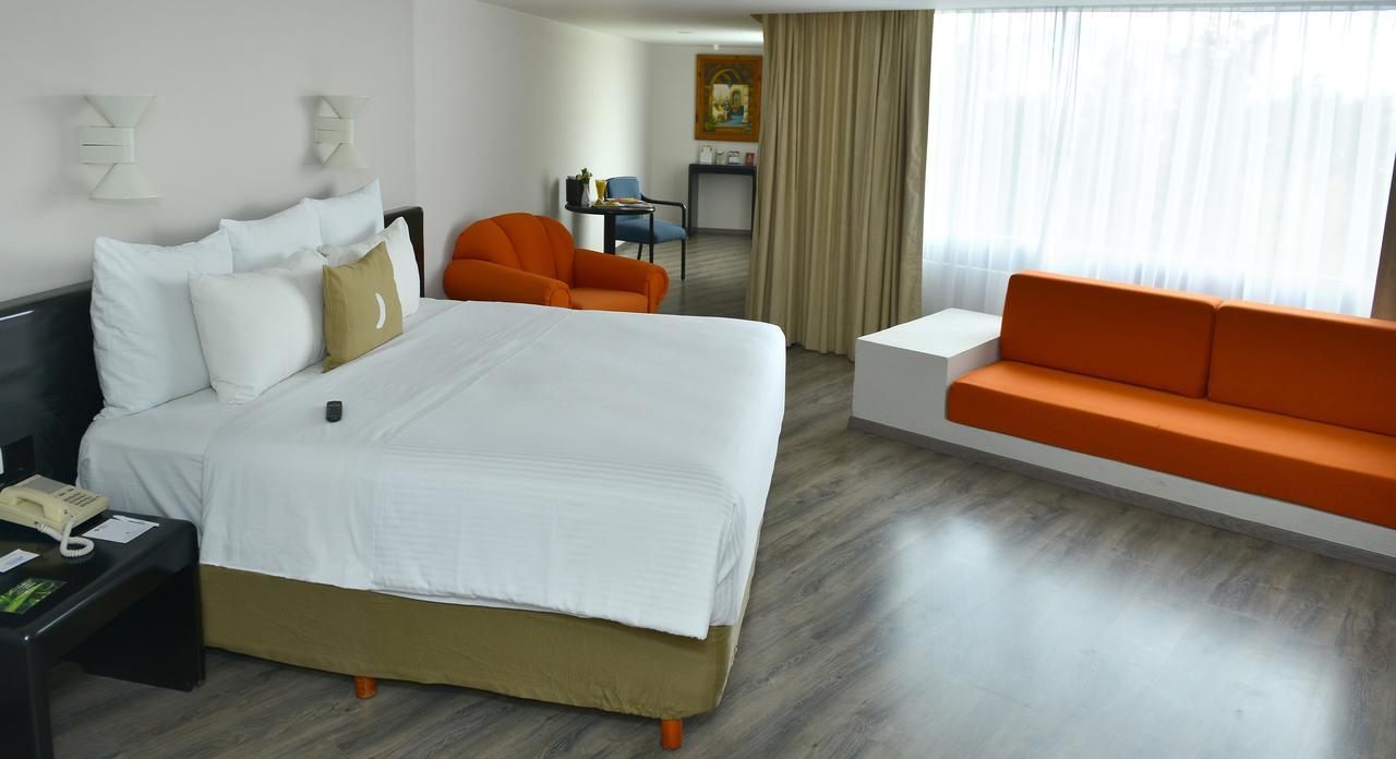 Grand Cantalagua Hotel Morelia, BW Signature Collection Ngoại thất bức ảnh A room at the hotel
